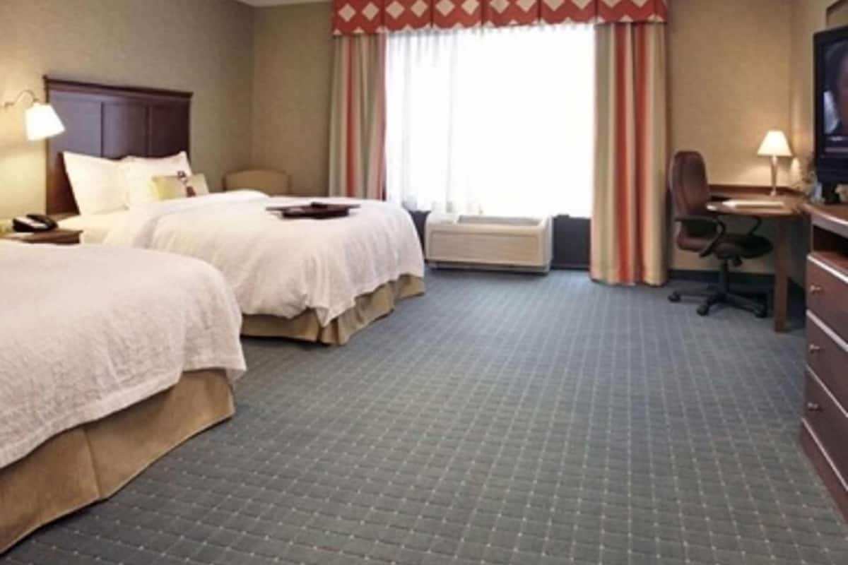 Literie hypoallergénique, coffres-forts dans les chambres, bureau