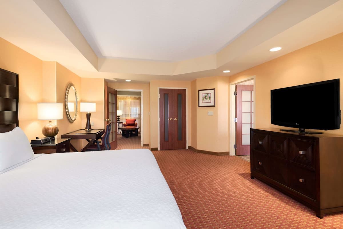 1 bedroom, premium bedding, in-room safe, desk