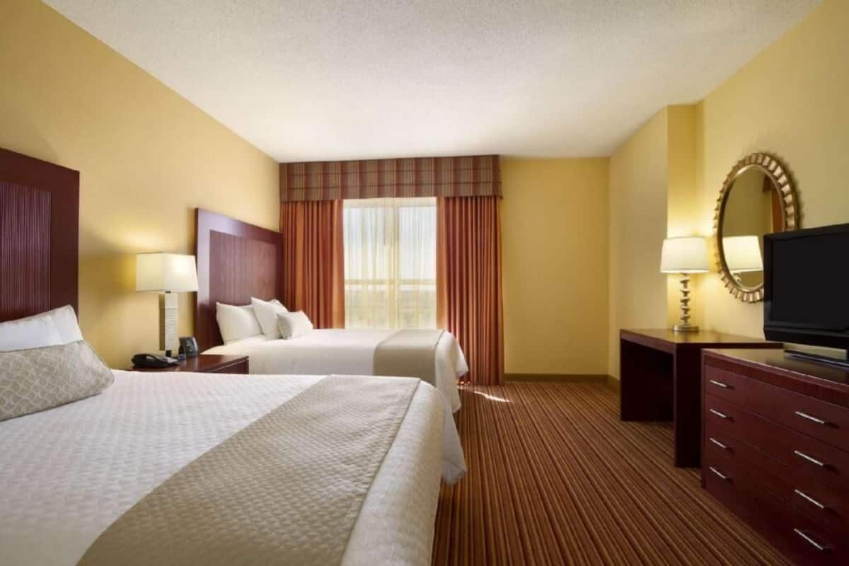 1 bedroom, premium bedding, in-room safe, desk