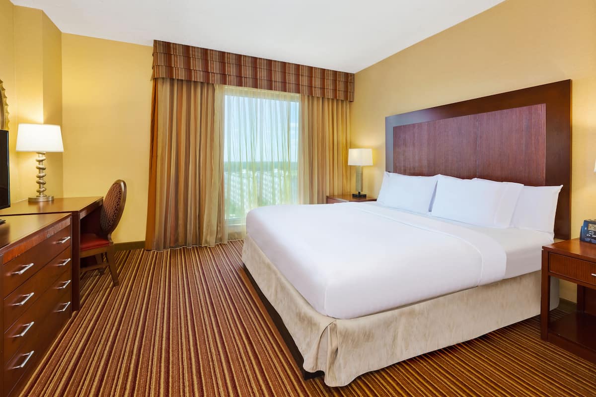 1 bedroom, premium bedding, in-room safe, desk