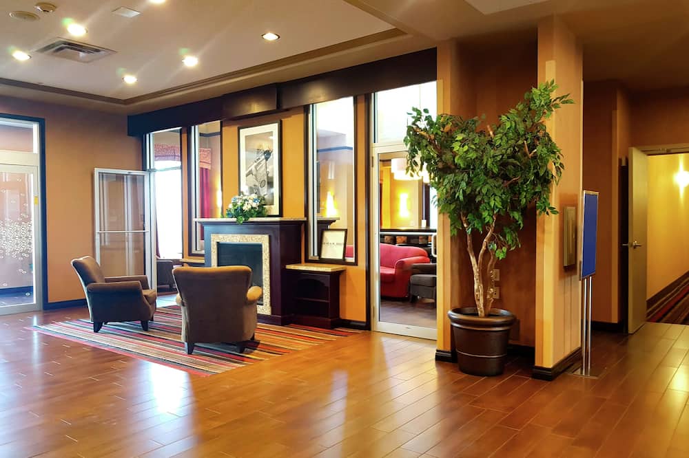 Hampton Inn & Suites by Hilton Edmonton Intl Airport