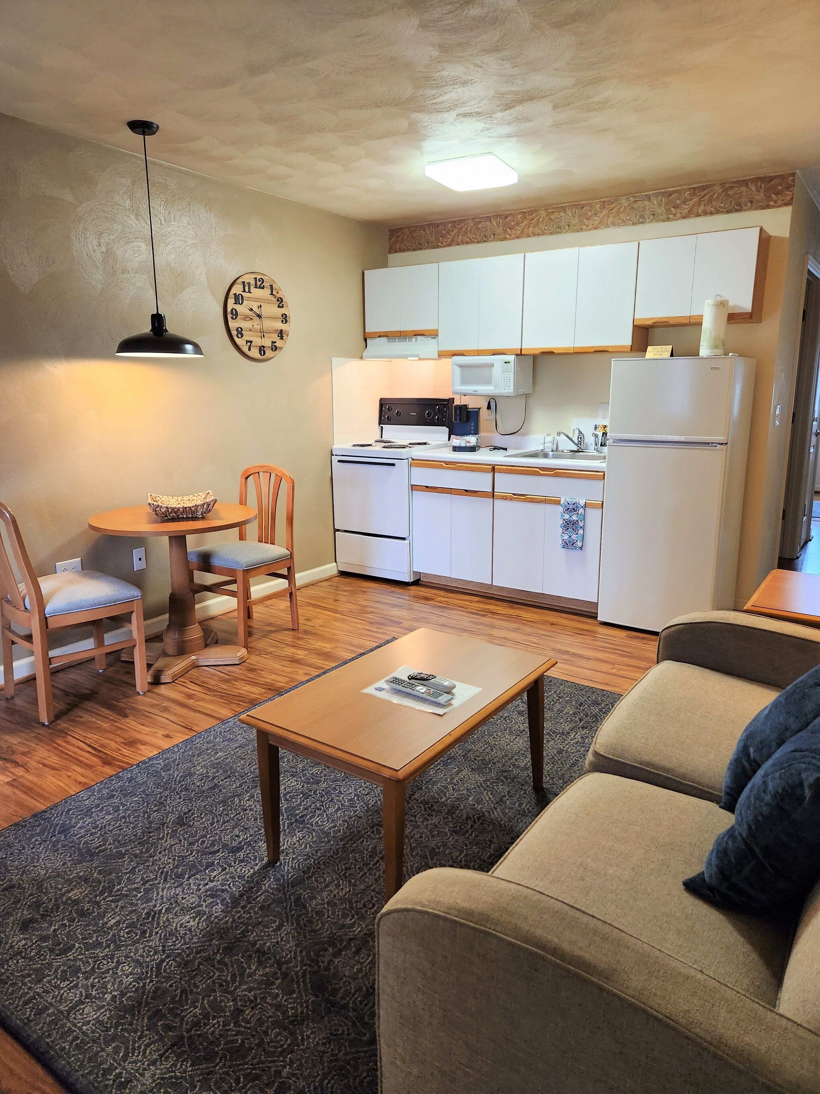 Suite, 1 Bedroom | Living area | TV, DVD player