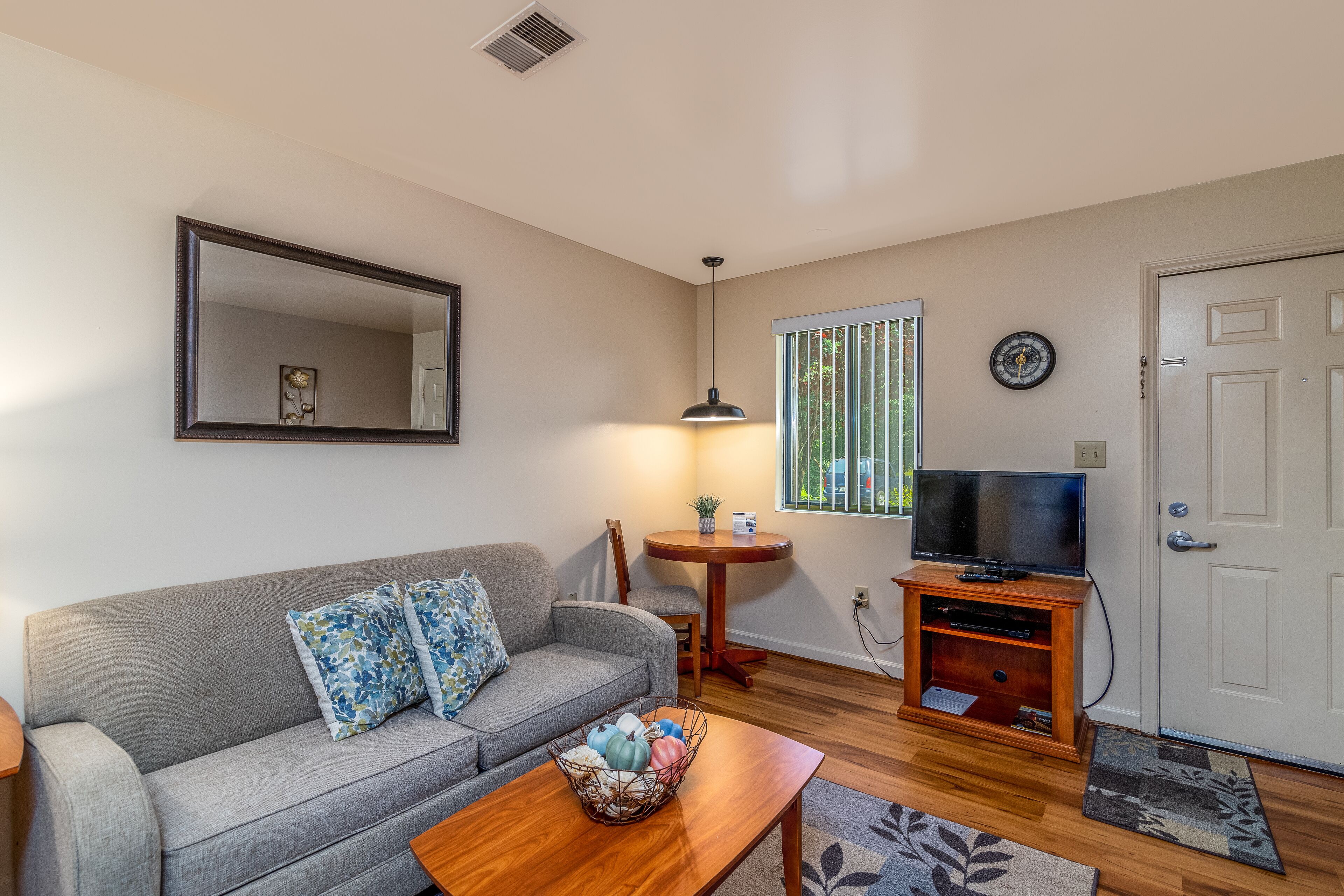 Suite, 1 Bedroom | Living area | TV, DVD player