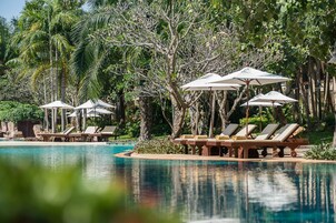 3 piscinas al aire libre, sillones reclinables de piscina
