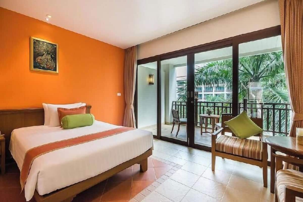 Cofres nos quartos, escrivaninha, quartos à prova de som