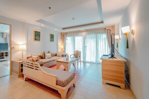 Flatskjerm-TV og DVD-spiller