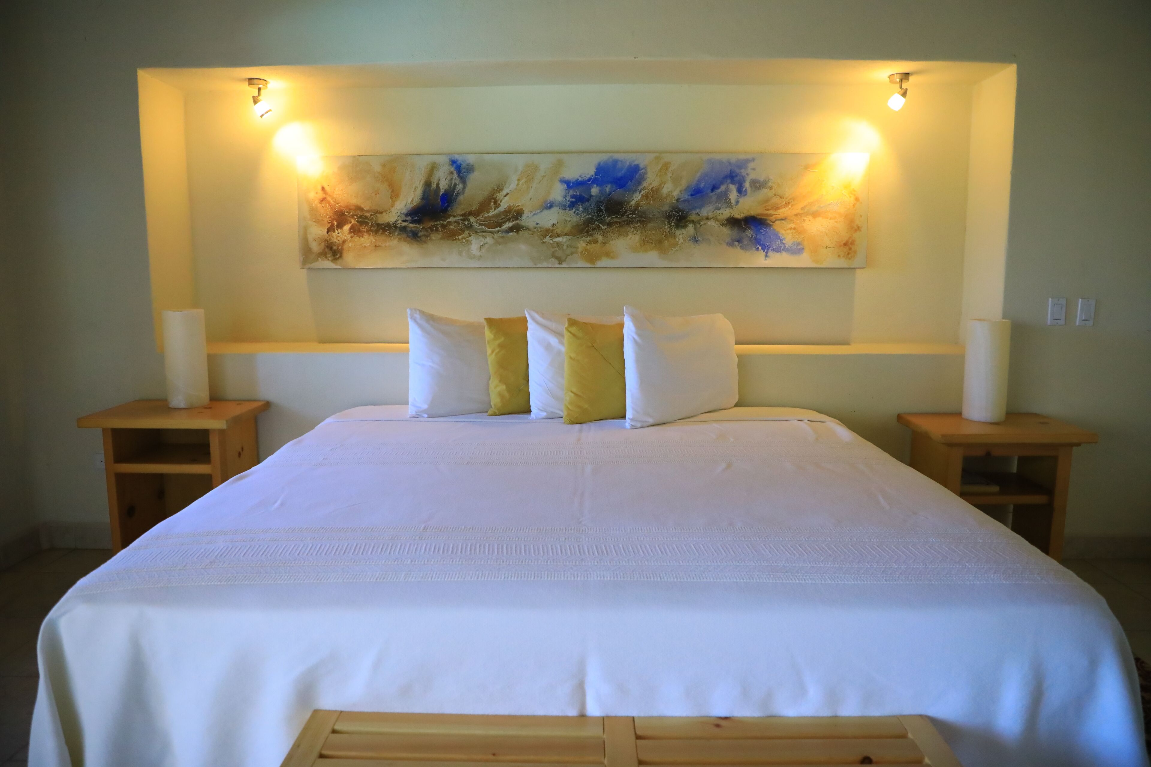 panoramic room, 1 king bed, terrace | safe