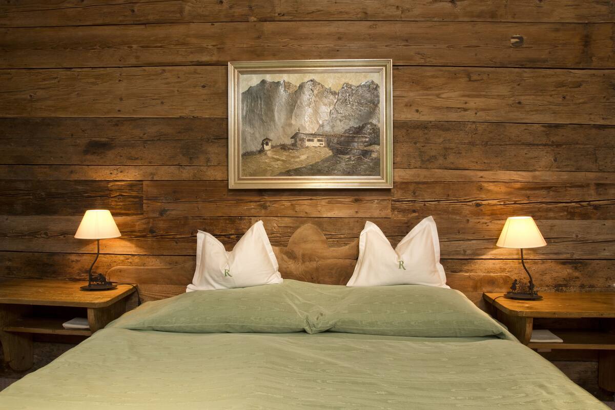 suite | 1 bedroom, hypo-allergenic bedding, in-room safe, desk