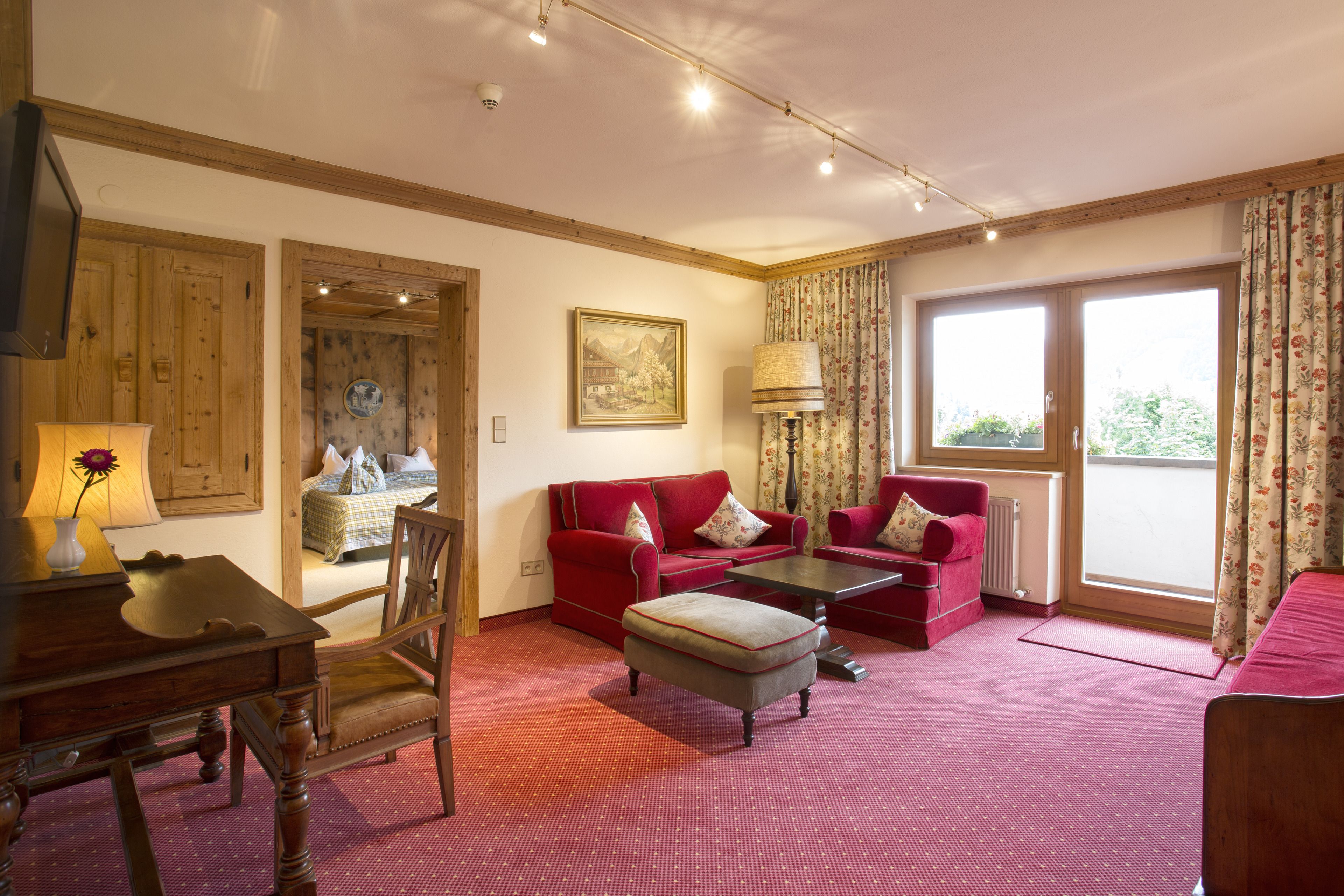 suite | 1 bedroom, hypo-allergenic bedding, in-room safe, desk