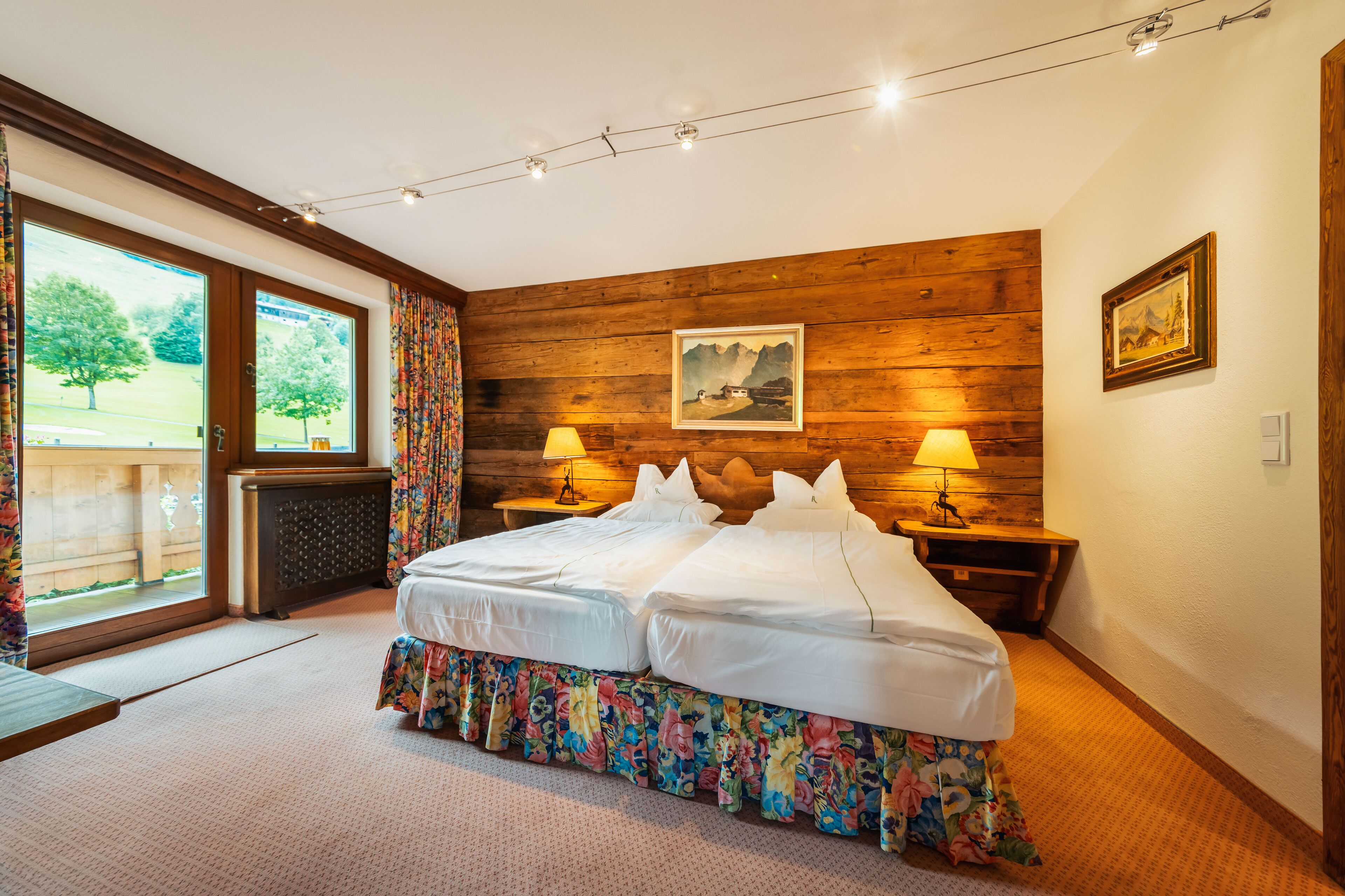 套房 | 防敏寢具、房內夾萬、書桌、嬰兒床 (收費)