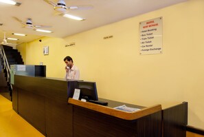 Interior entrance - Hotel New Bengal (Mumbai)
