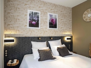 Standard Double Room, 1 Double Bed | Desk, blackout drapes, soundproofing, iron/ironing board