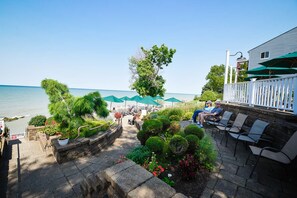 Exterior - The Lakehouse Inn (Geneva)