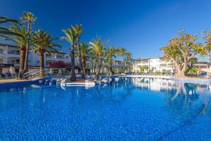 Indoor pool, 2 outdoor pools, pool umbrellas, pool loungers
