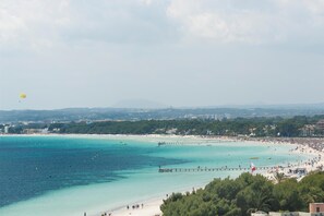 Plage à proximité, sable blanc