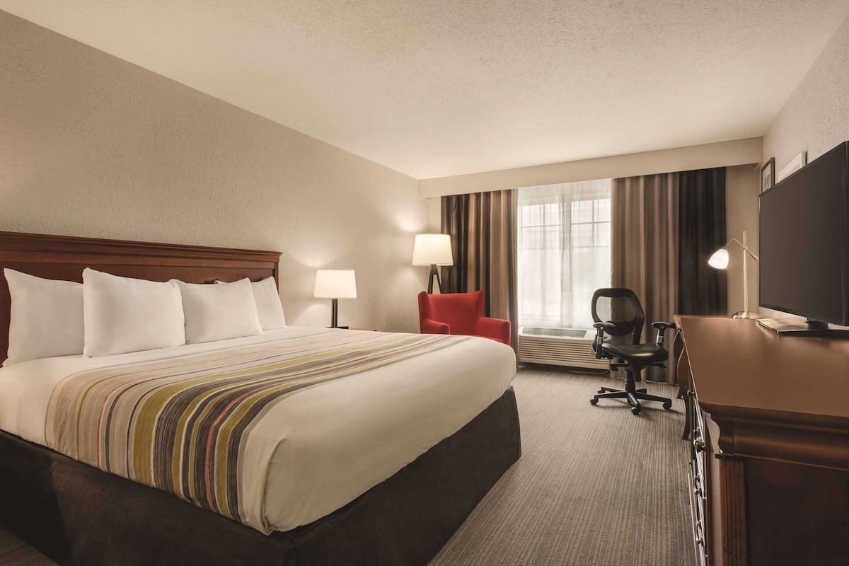 1 bedroom, in-room safe, desk, blackout drapes