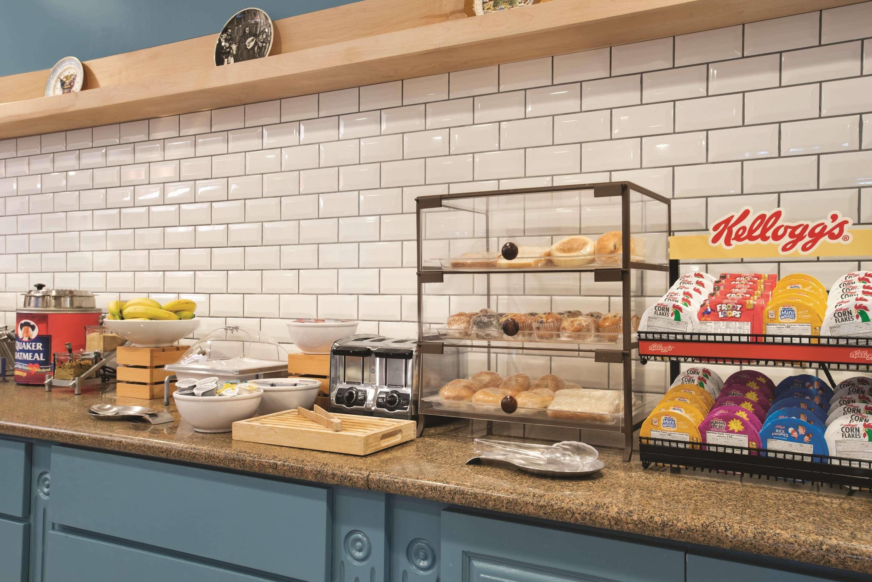 free daily continental breakfast