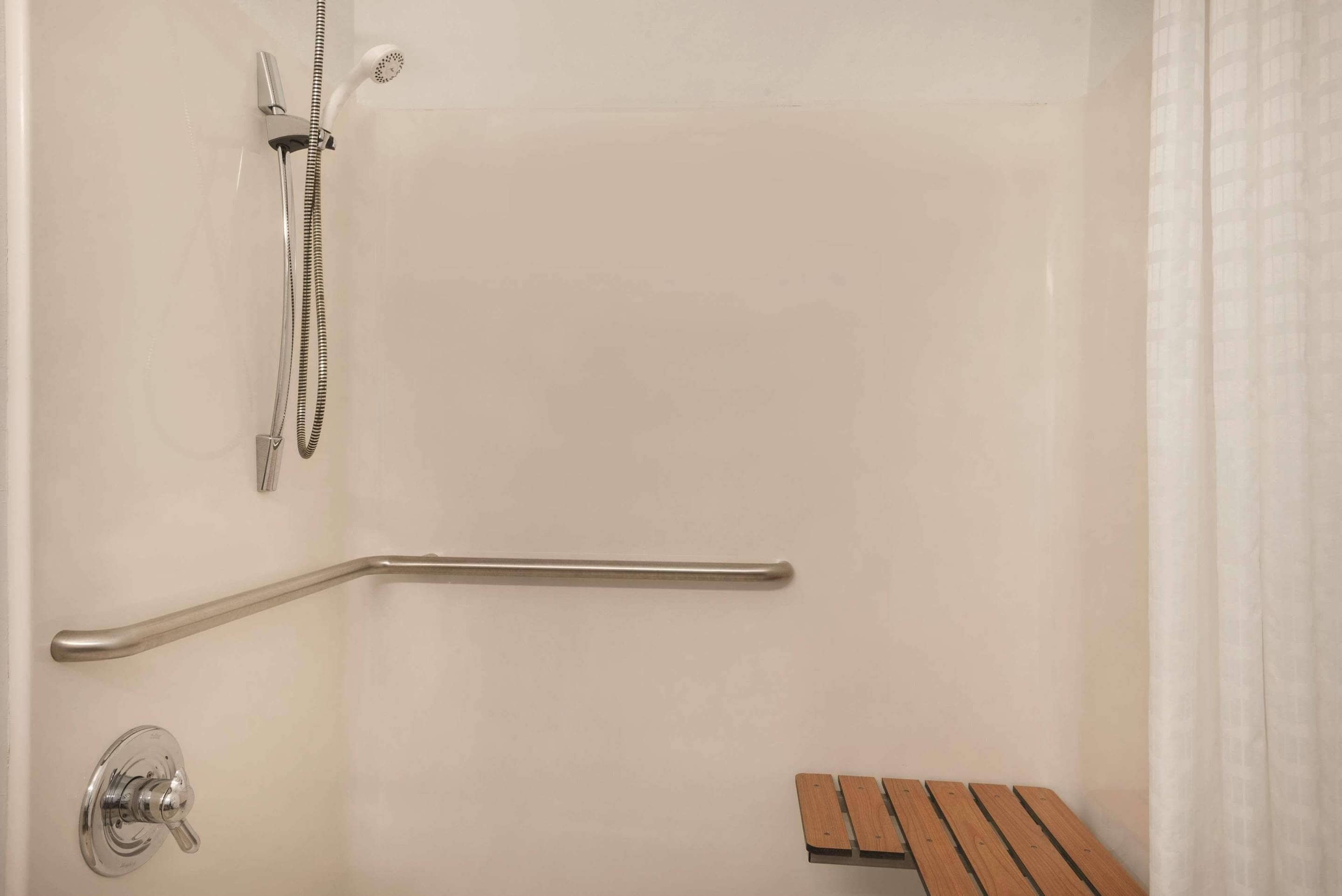 1 bedroom, in-room safe, desk, blackout curtains