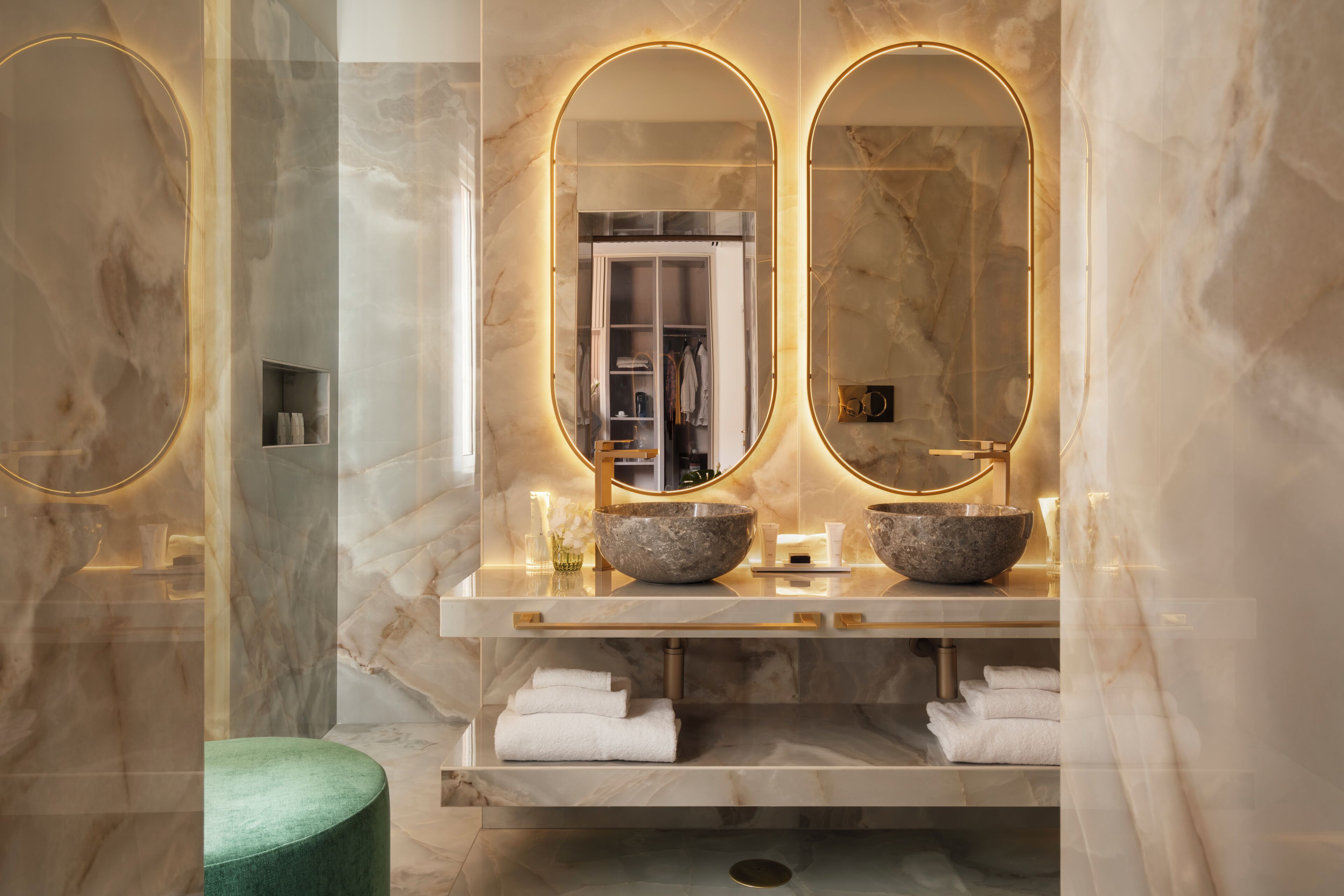 junior suite | bathroom | shower, designer toiletries, hair dryer, bathrobes