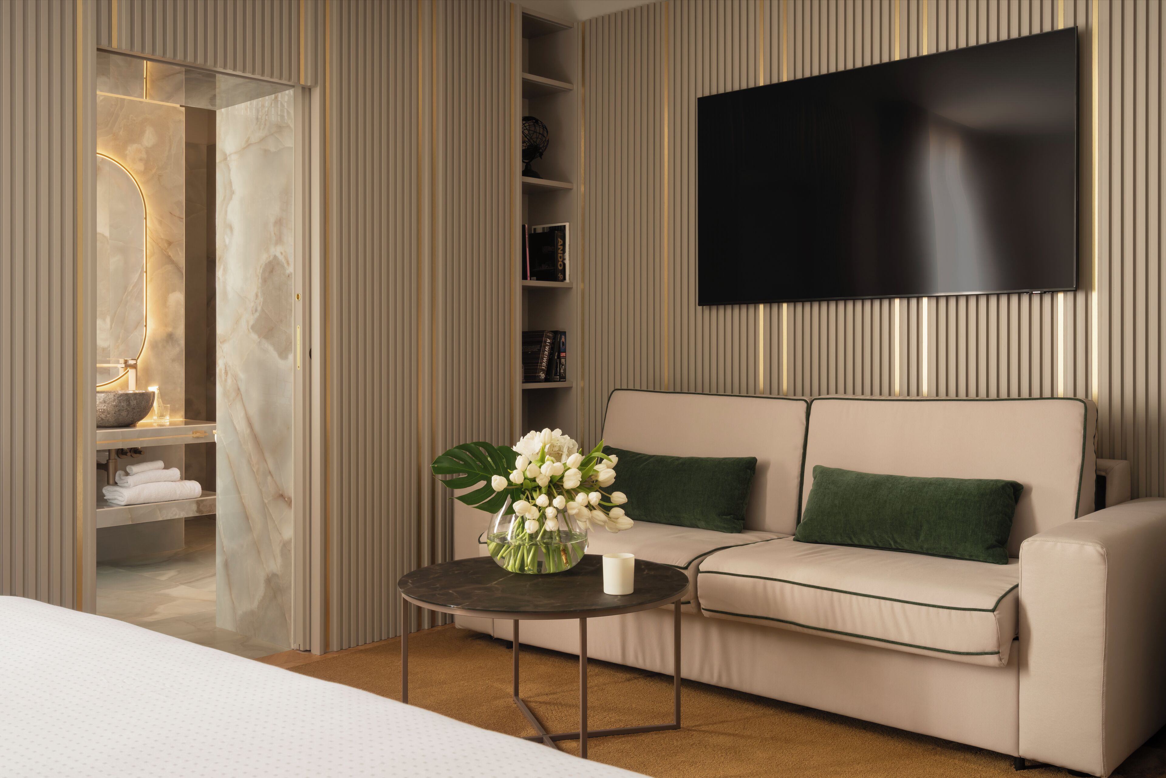 junior suite | living area | tv