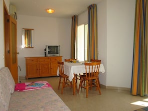 Living room - Apartamentos Playamar (Benidorm)