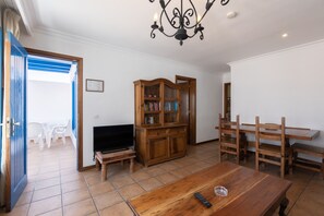 Superior Apartment, 2 Bedrooms | Living room