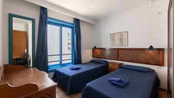 Superior Apartment, 2 Bedrooms | Individually decorated, individually furnished, blackout drapes