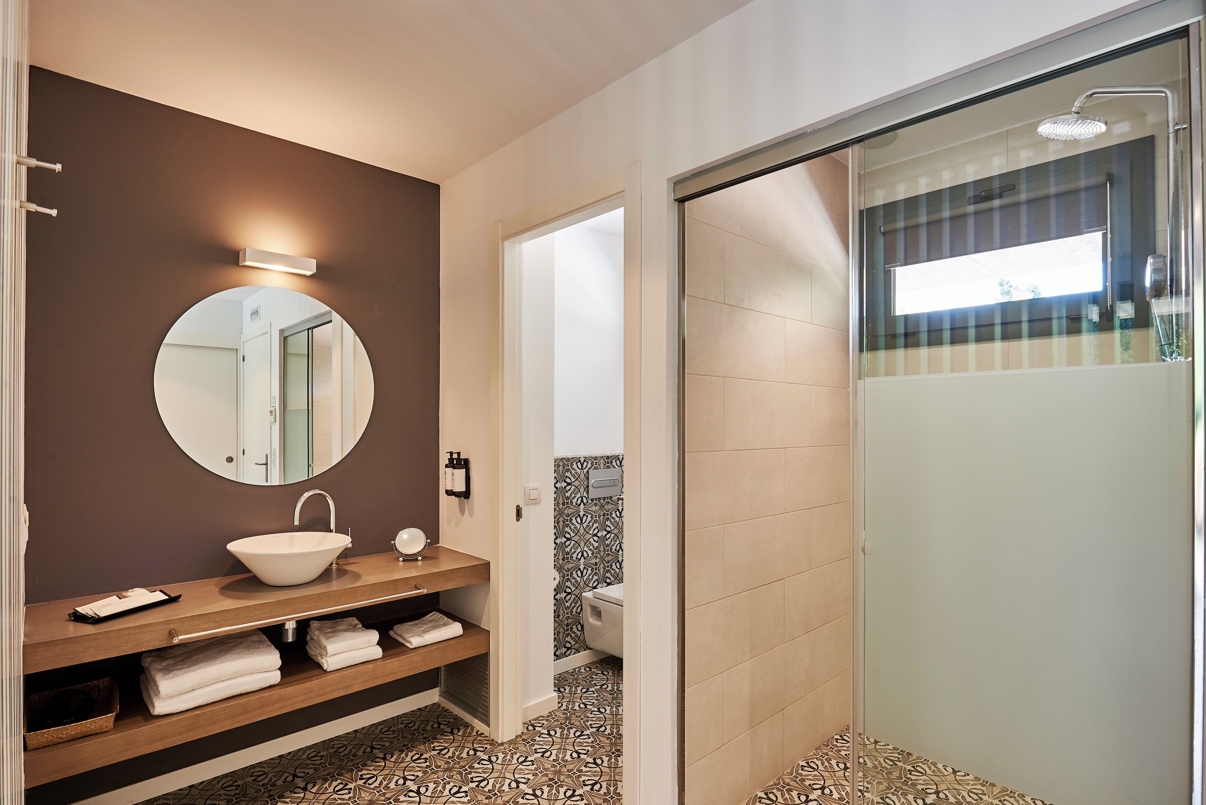 superior double room, balcony | bathroom | shower, rainfall showerhead, free toiletries, hair dryer