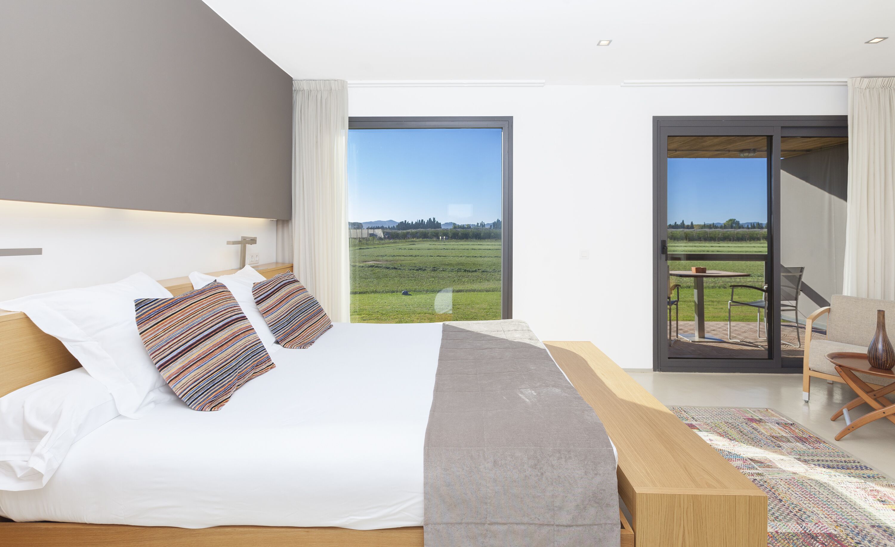 junior suite | 1 bedroom, minibar, in-room safe, desk