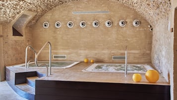 Sauna, poreallas, höyrysauna, turkkilainen sauna, vartalohoitoja