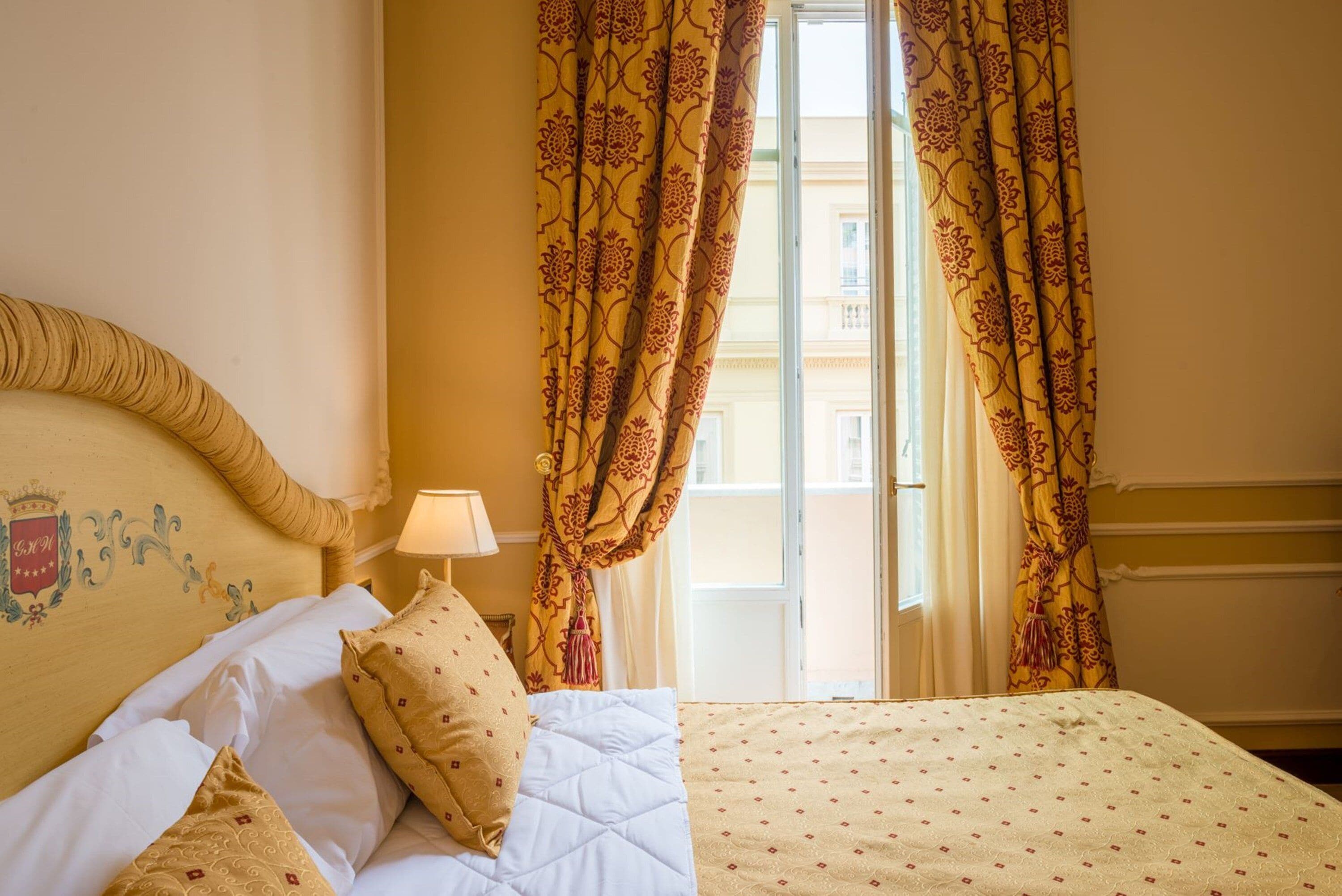 1 bedroom, hypo-allergenic bedding, minibar, in-room safe