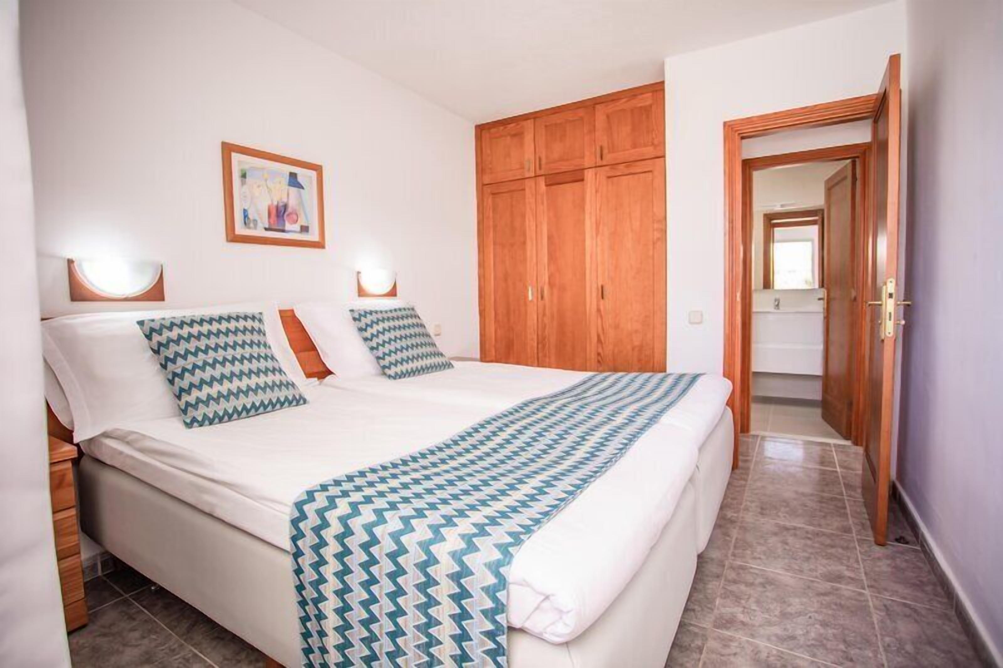 In-room safe, blackout drapes, WiFi (free), bed sheets