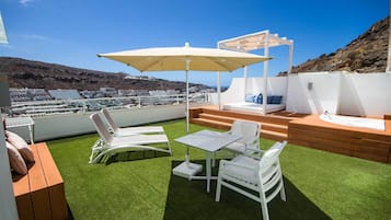 1 bedroom, down duvets, in-room safe, blackout curtains