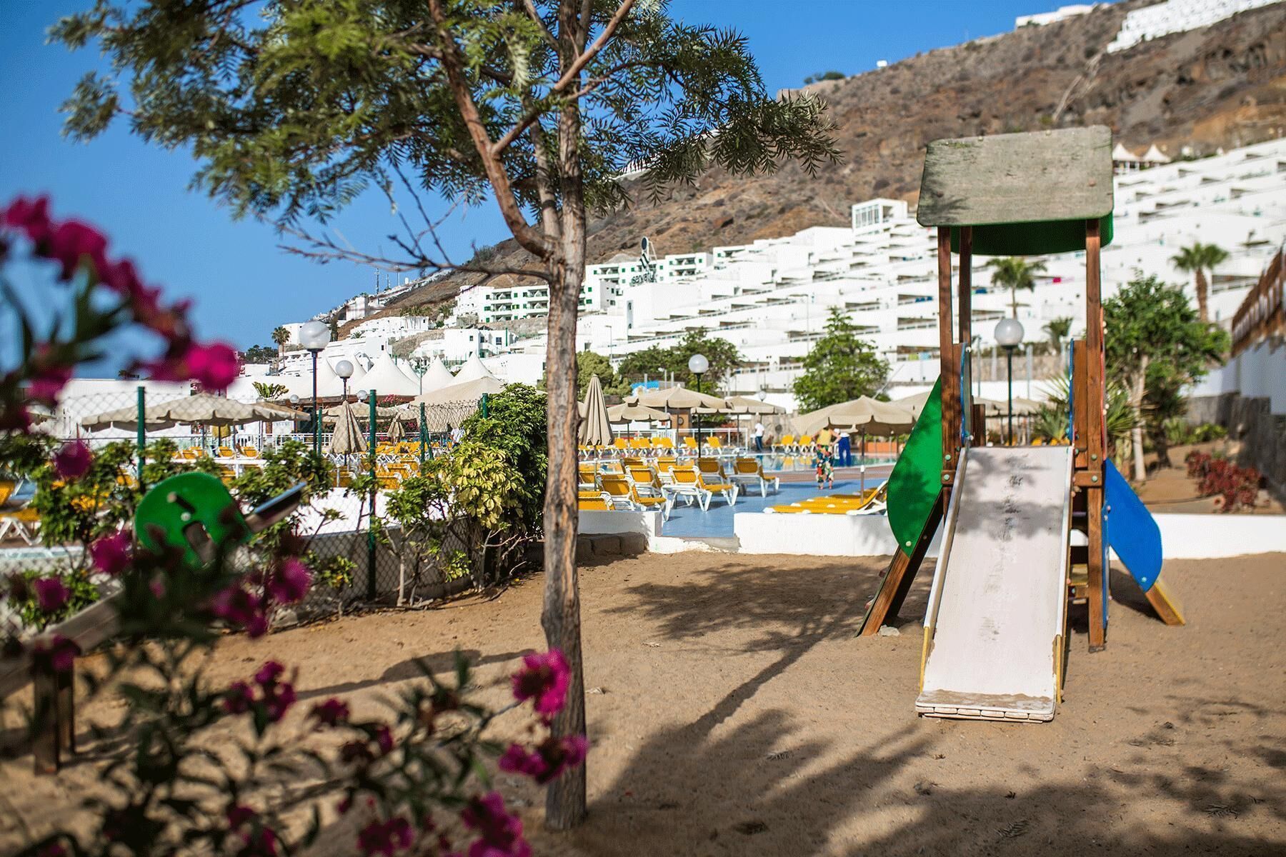 Área de juegos infantiles al aire libre