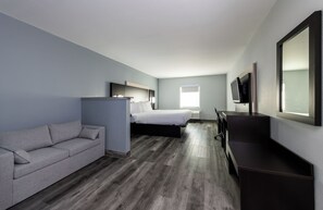 Deluxe Single Room | Individually furnished, desk, laptop workspace, iron/ironing board - Country Hearth Inn & Suites (Forest Park)