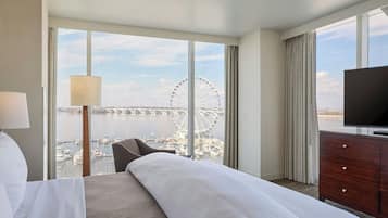 Suite, 1 Bedroom, Non Smoking (View) | 1 bedroom, pillowtop beds, in-room safe, desk