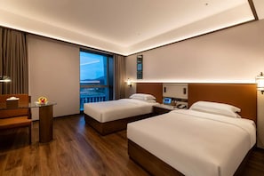 Minibar, in-room safe, desk, blackout drapes