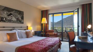 Superior Double Room | Hypo-allergenic bedding, down comforters, minibar, in-room safe