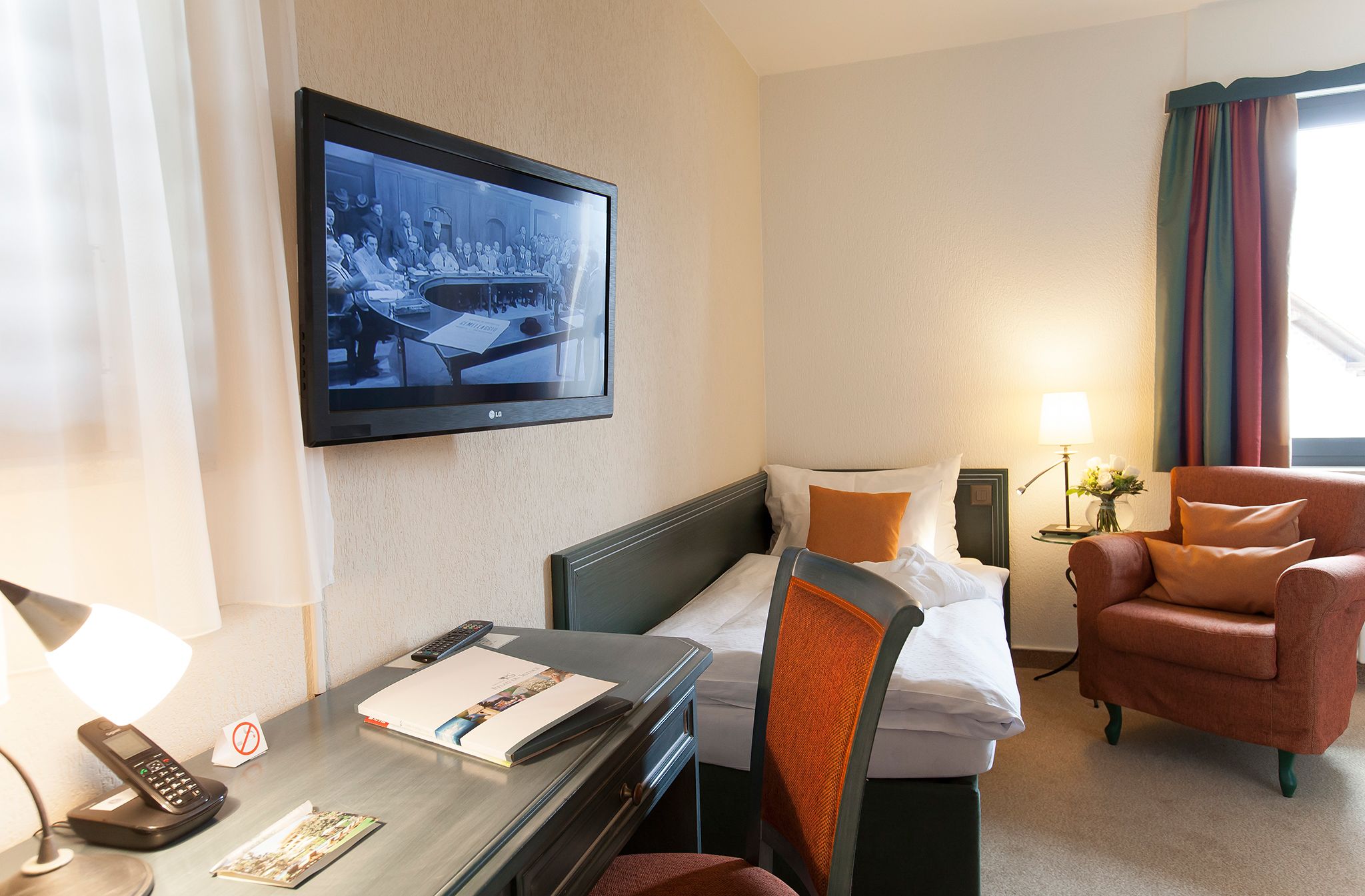 standard single room | hypo-allergenic bedding, down duvets, minibar, in-room safe