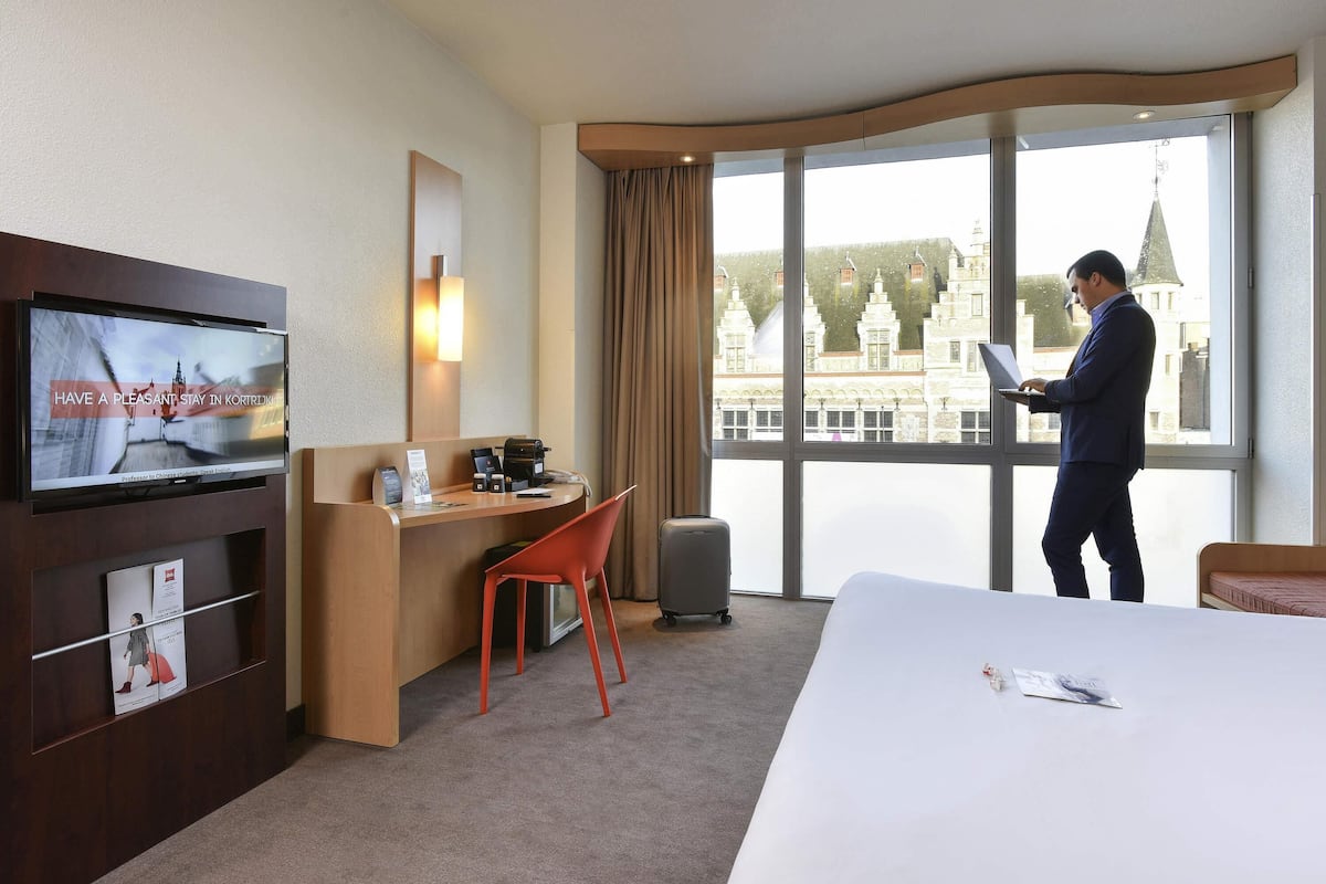 Premium Room, 1 Queen Bed