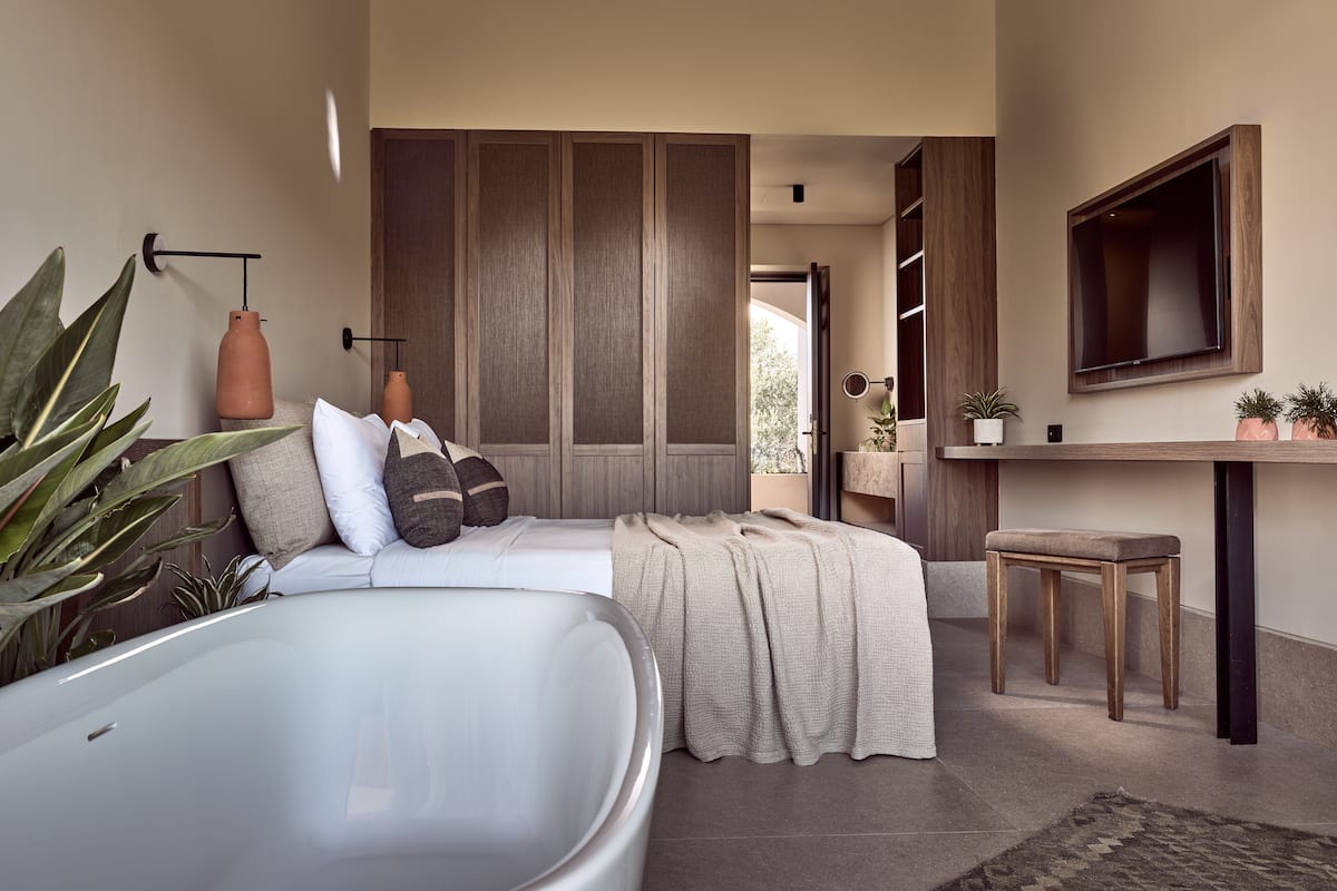 junior suite (first floor with indoor hot tub) | in-room safe, desk, blackout curtains, soundproofing