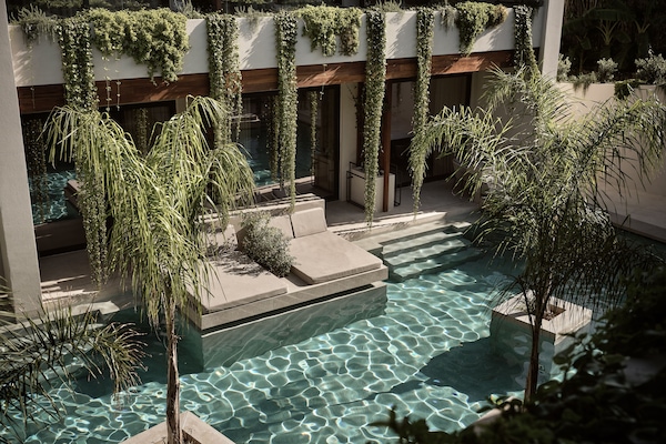 Family Suite, Pool Access (Friends and Family Swim Up Suite) | In-room safe, desk, blackout drapes, soundproofing