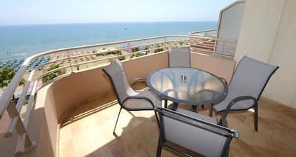 Les Palmiers Beach Hotel