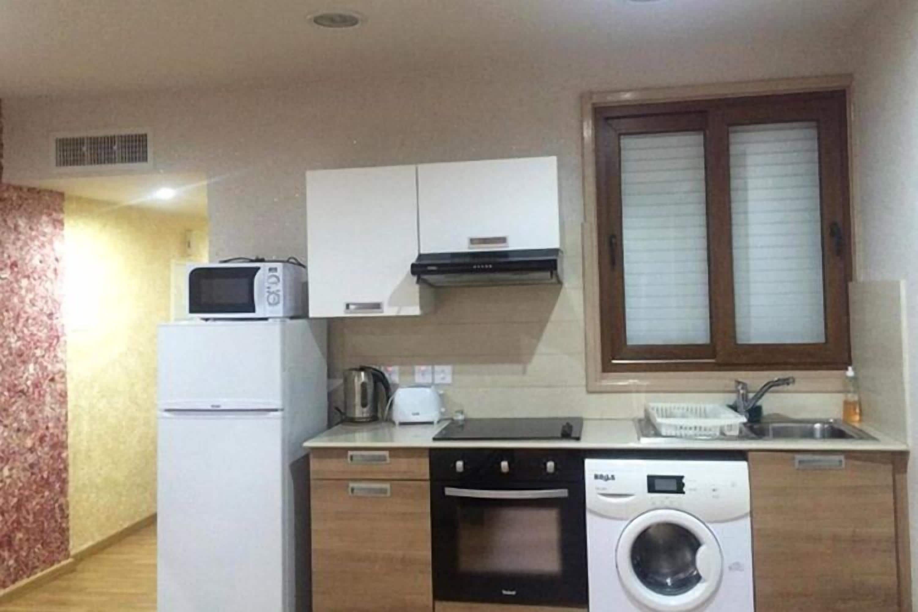 luxury studio | private kitchen | fridge, coffee/tea maker, electric kettle