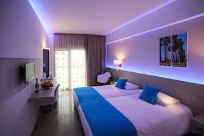 Phòng 3, quang cảnh một góc biển | Két bảo mật tại phòng, bàn, phòng cách âm, bàn ủi/dụng cụ ủi quần áo