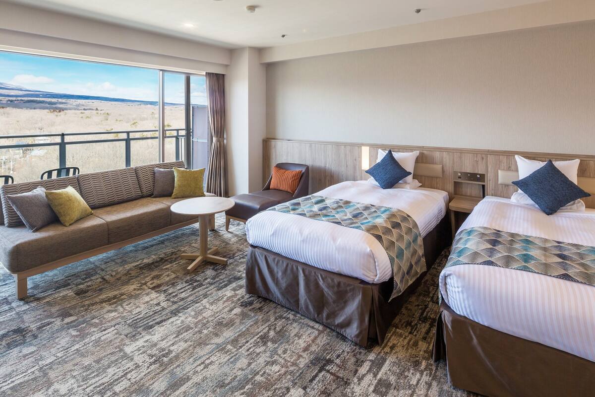 Superior Room, Non Smoking (Main Tower) | 1 bedroom, in-room safe, desk, soundproofing