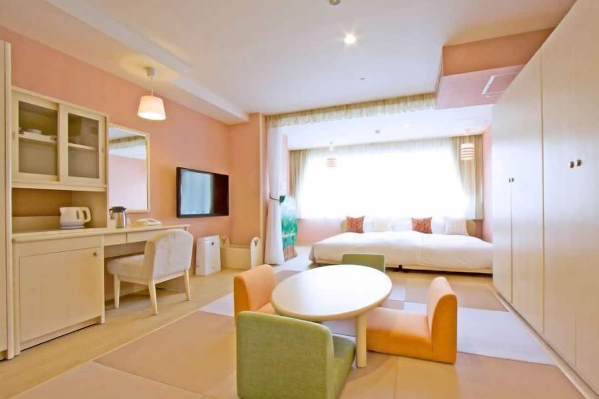 1 bedroom, in-room safe, desk, soundproofing