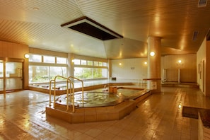 Sauna, hot springs/mineral springs, massages