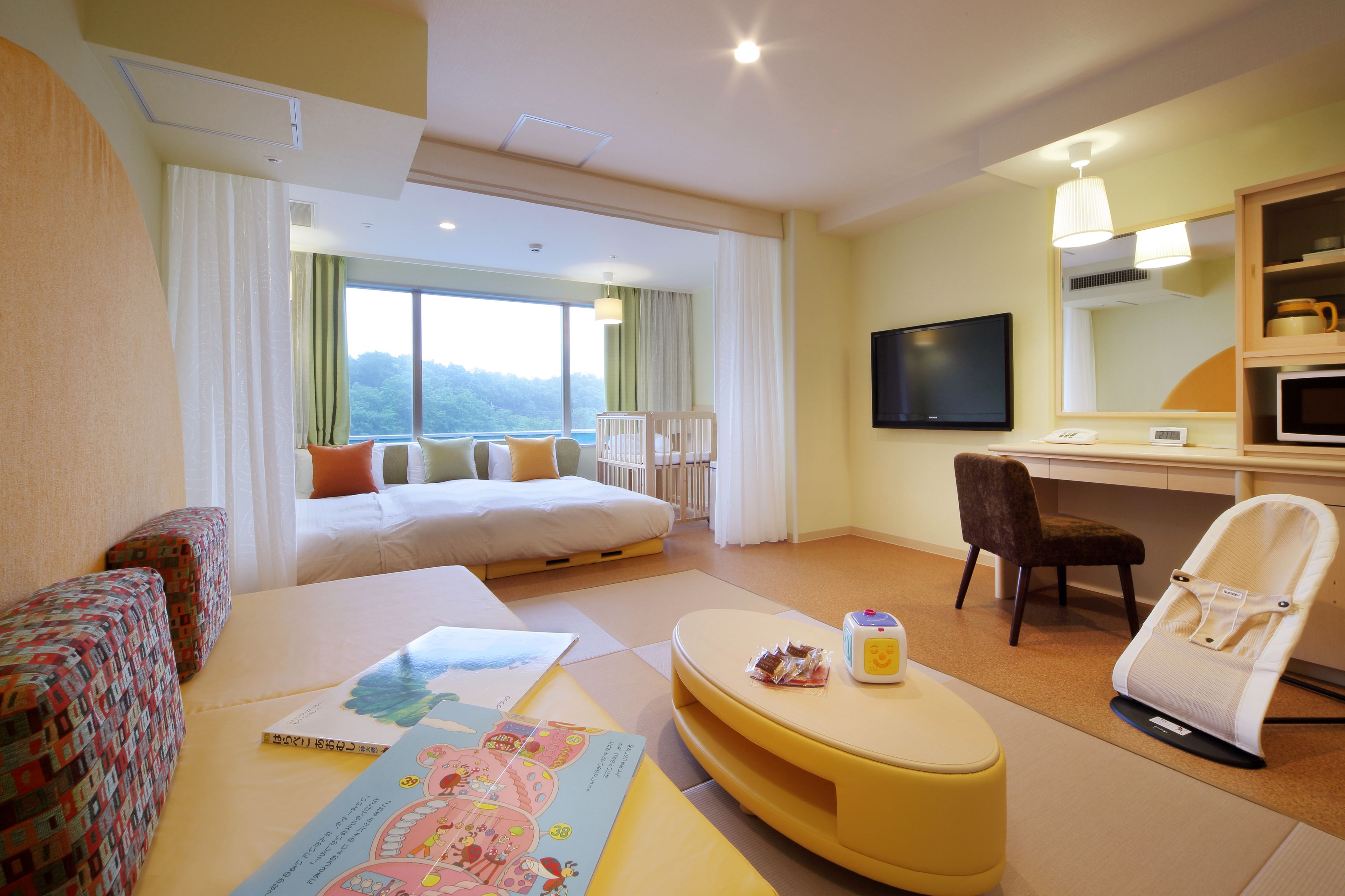 In-room safe, desk, soundproofing, free WiFi