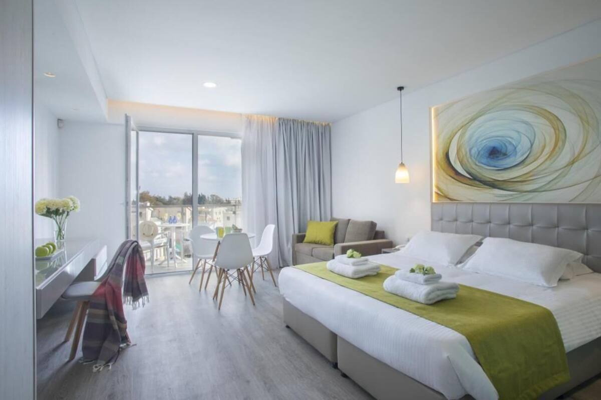 Premium bedding, Select Comfort beds, in-room safe, blackout drapes